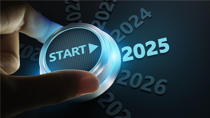 Fingers on dial that says Start pointed at 2025